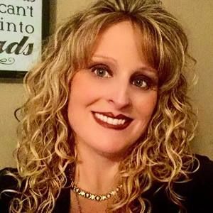 Meet your Posher, Stacy